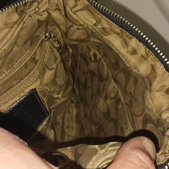 Vintage Coach crossbody bag - black smooth buttery leather - Picture 4 of 10